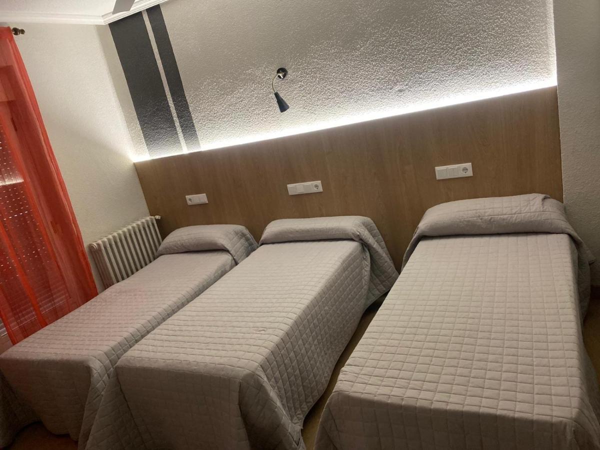 Hostal Uria Σαλαμάνκα Εξωτερικό φωτογραφία